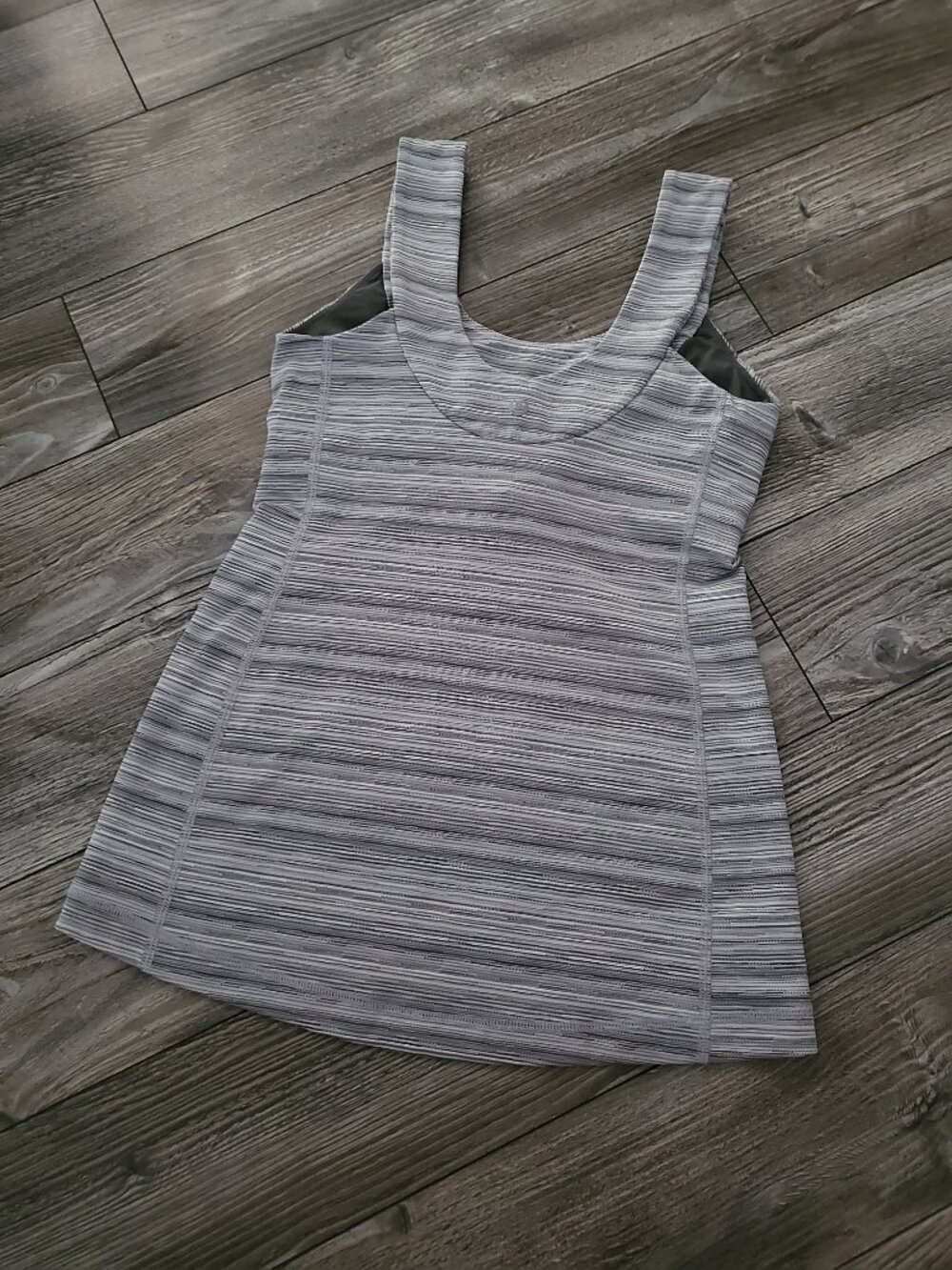 Lululemon Vintage Made in Canada Striped Gray Scoop Neck Tank Size 4 - Picture 7 of 9